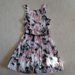 Sleeveless floral dress